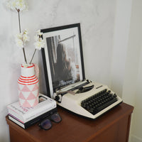 Vaas - Bloemenkan Vis - Dolomiet - Roze/Wit/Rood - 14x11x21,5cm