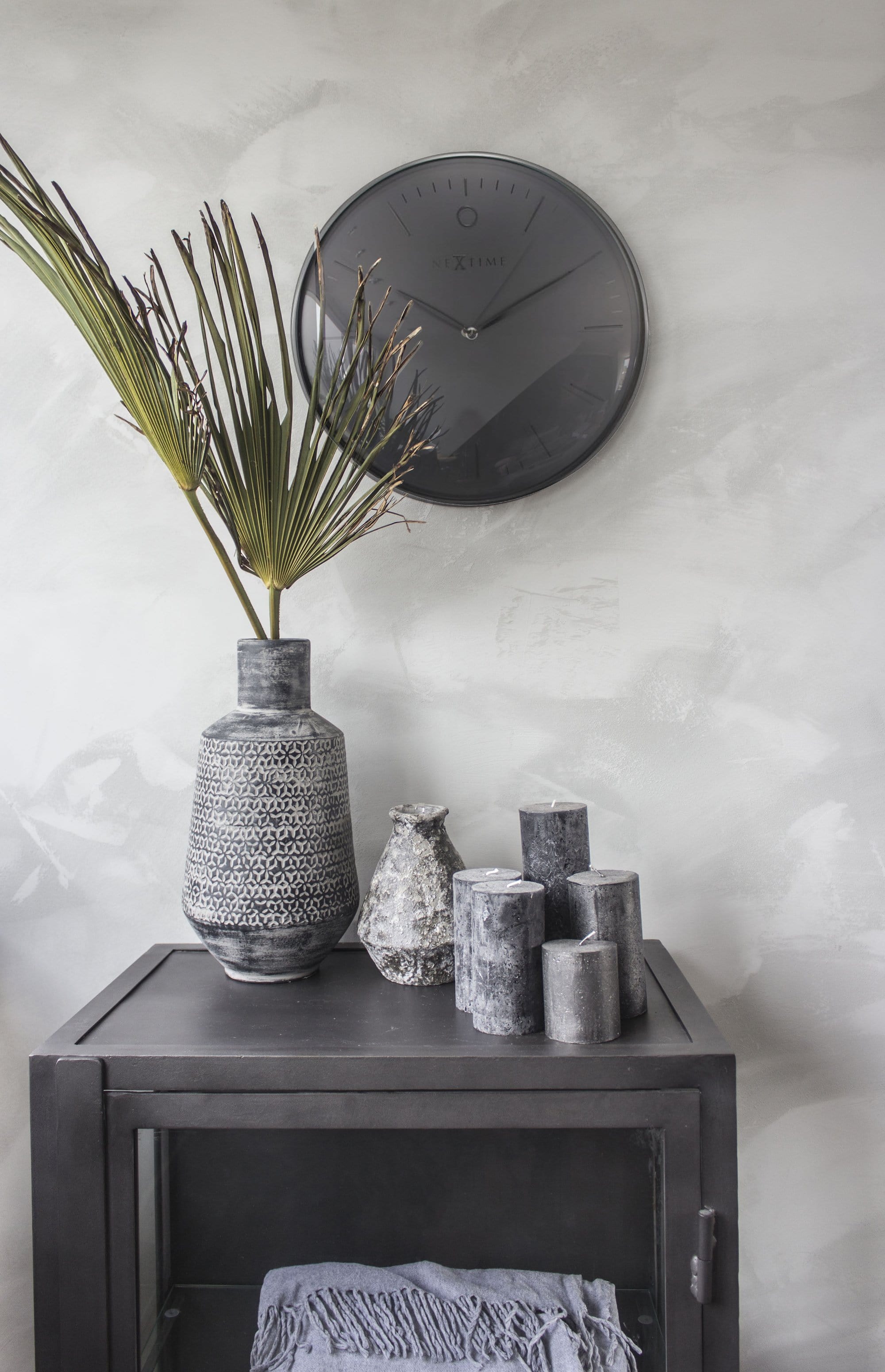 Wall clock-  40 cm - Metal - Dome shaped glass- 'Glamour'