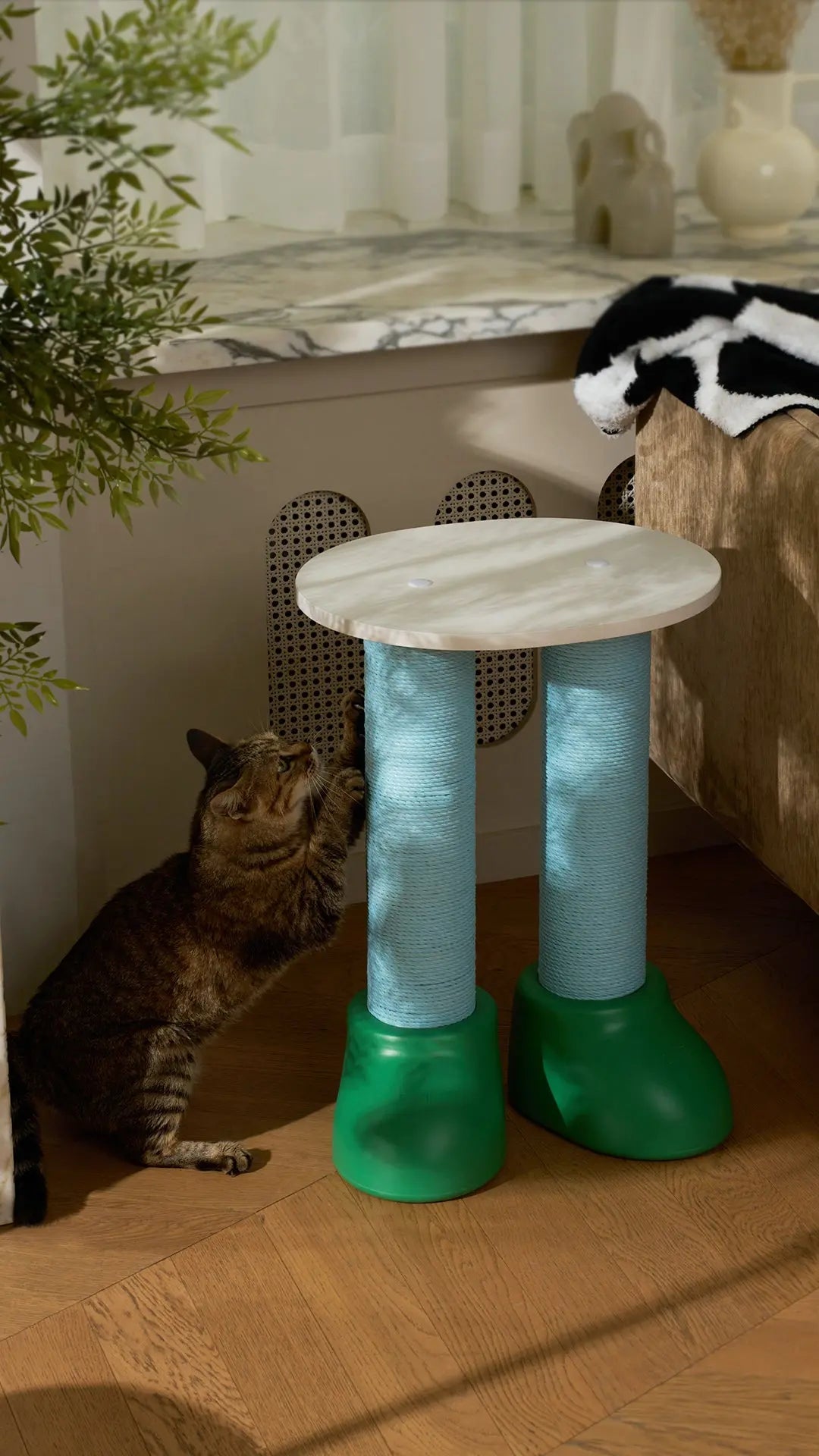 Bootsy Katten krabpaal met kattenmand