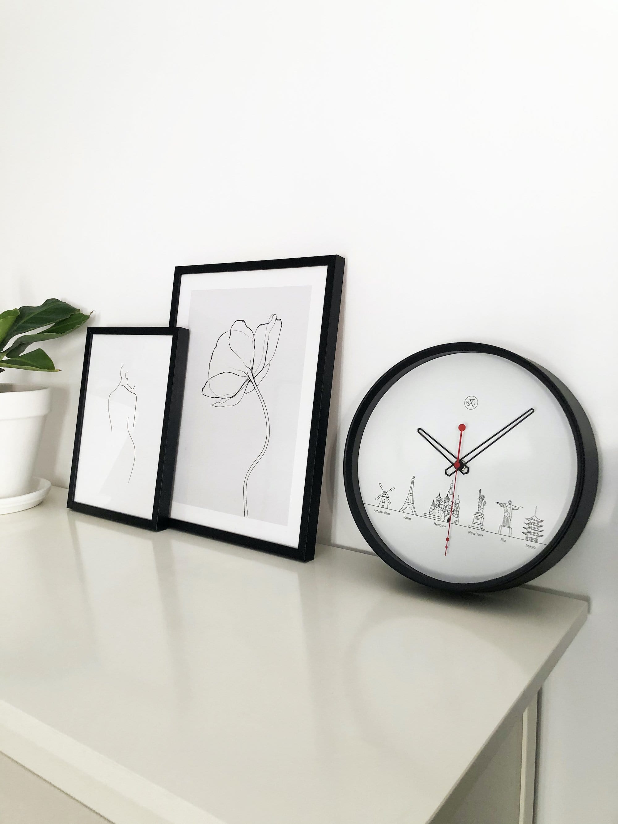 Wall clock -  30 cm - Plastic - 'Worldtour'