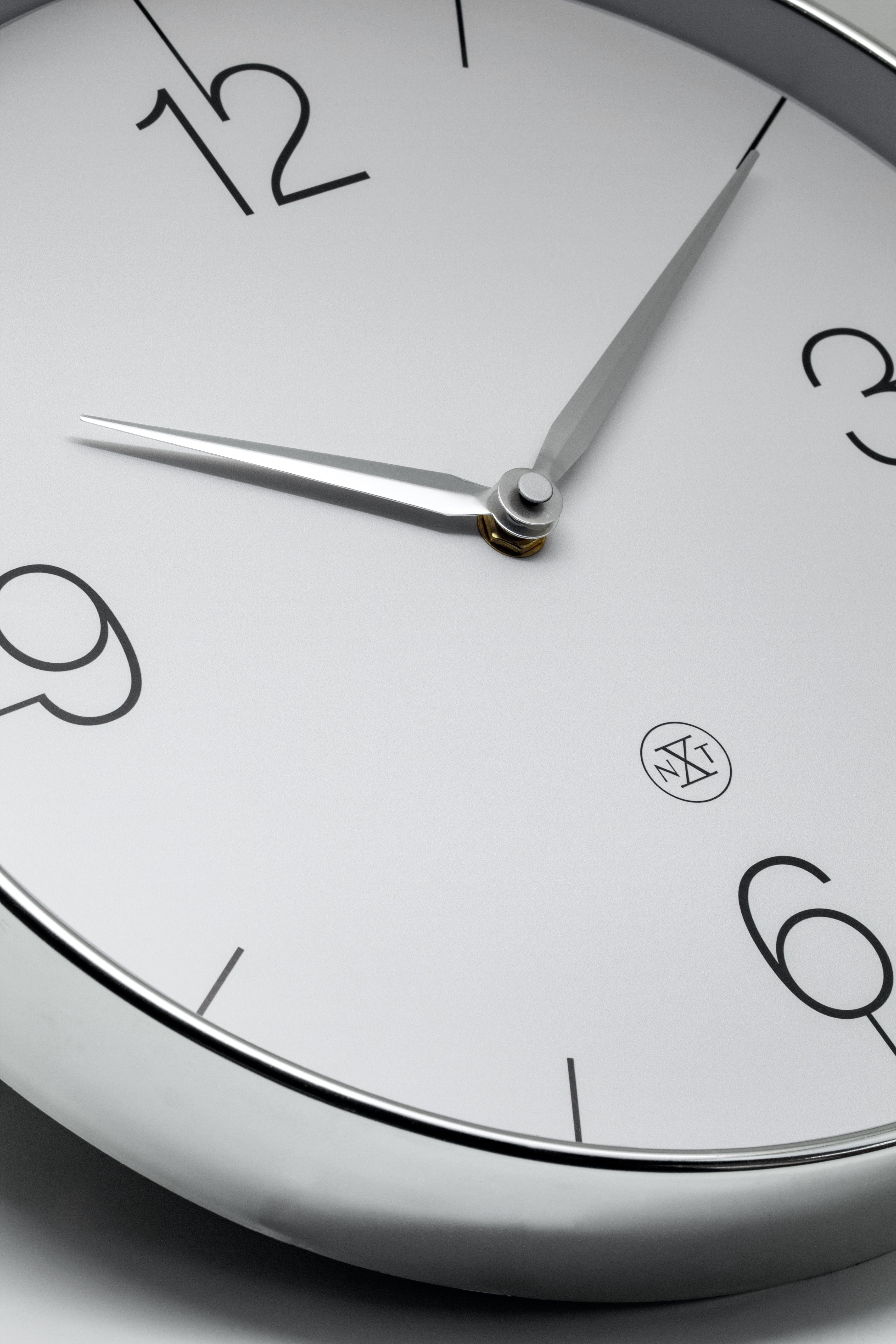 Wall clock 30.5cm-Silent-Gold/Chrome/Grey-Plastic-nXt 'Finesse'