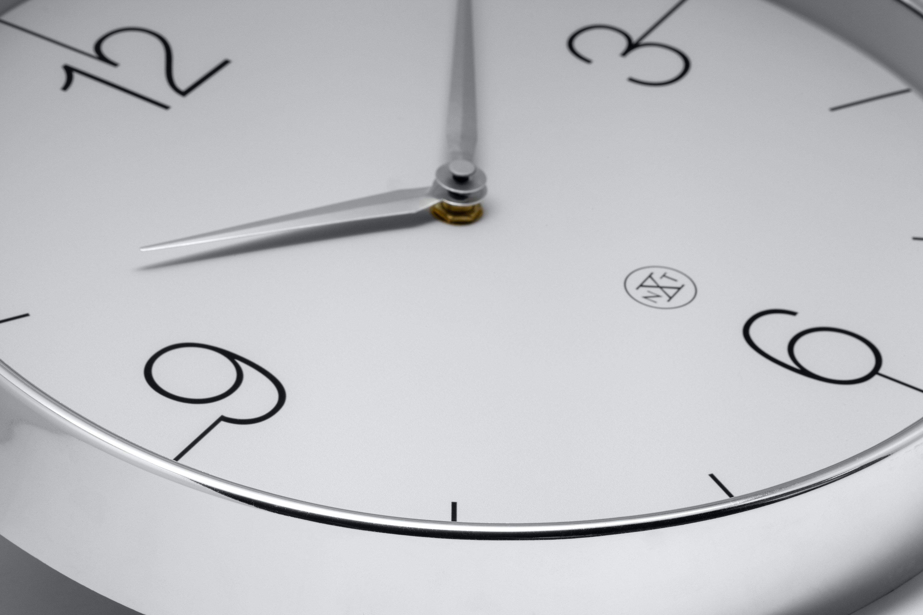 Wall clock 30.5cm-Silent-Gold/Chrome/Grey-Plastic-nXt 'Finesse'
