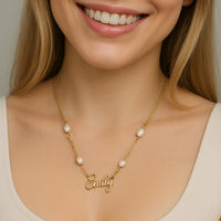Pearl Noa name necklace gold